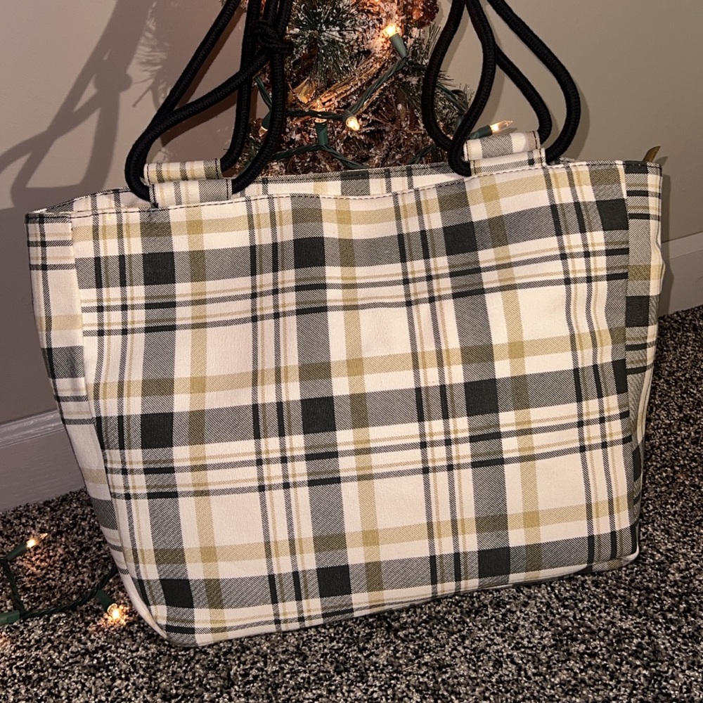Farm style tote